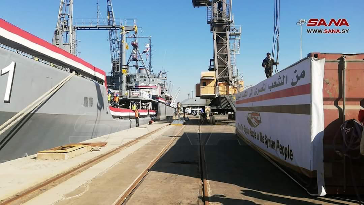 سفينة مساعدات مصرية تصل ميناء اللاذقية شمال غربي سوريا - وكالة الأنباء السورية 