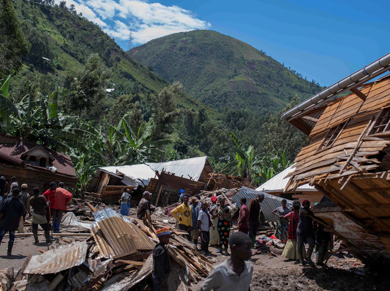 الفيضانات تودي بحياة نحو 400 شخص في الكونغو الديمقراطية | الشرق للأخبار